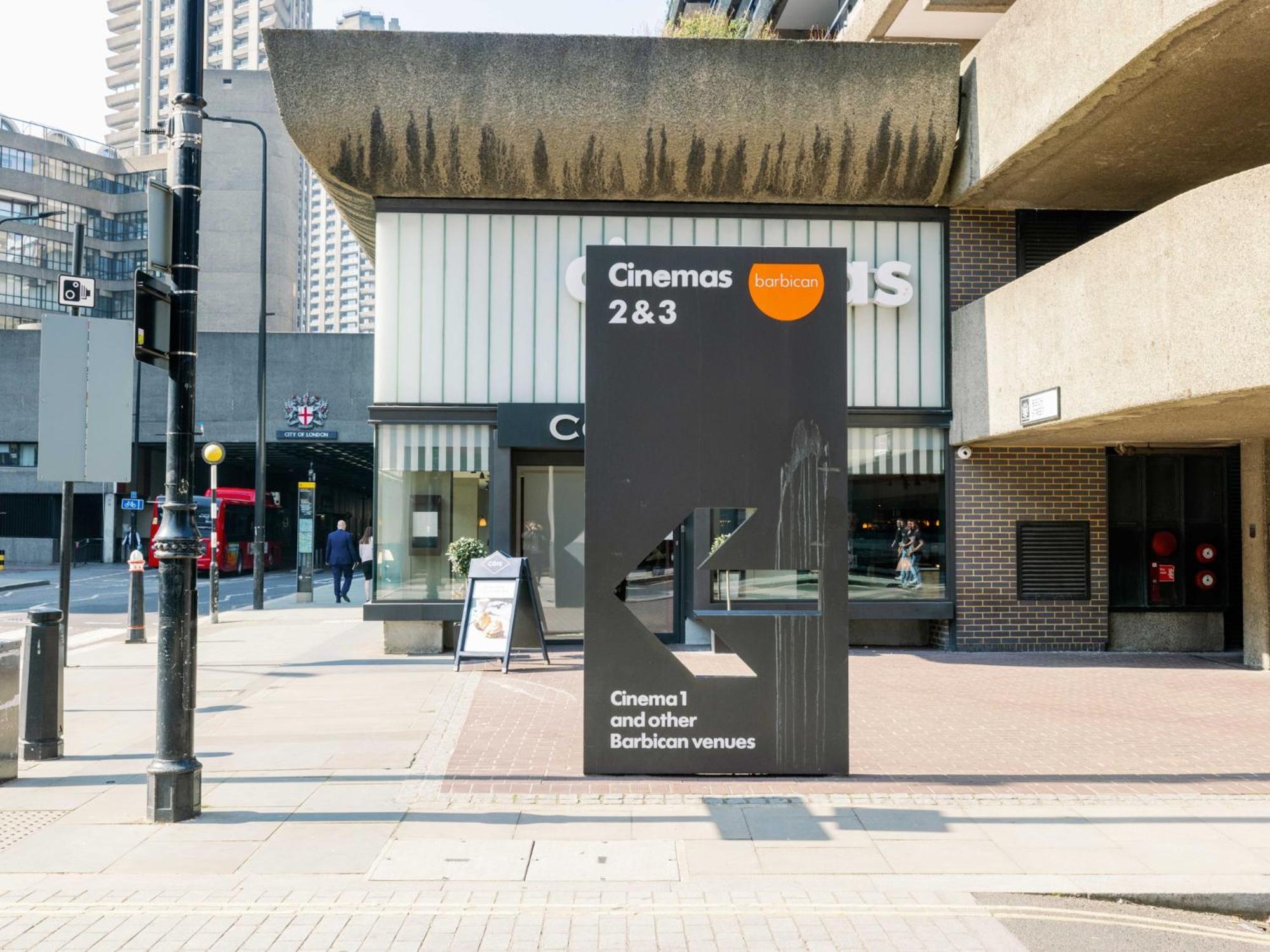 Pass The Keys Newly Renovated By Barbican * Londra